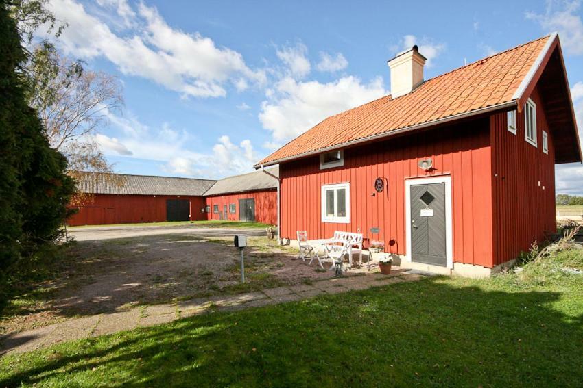 Broby Bed & Breakfast Entreplan Nyköping Buitenkant foto